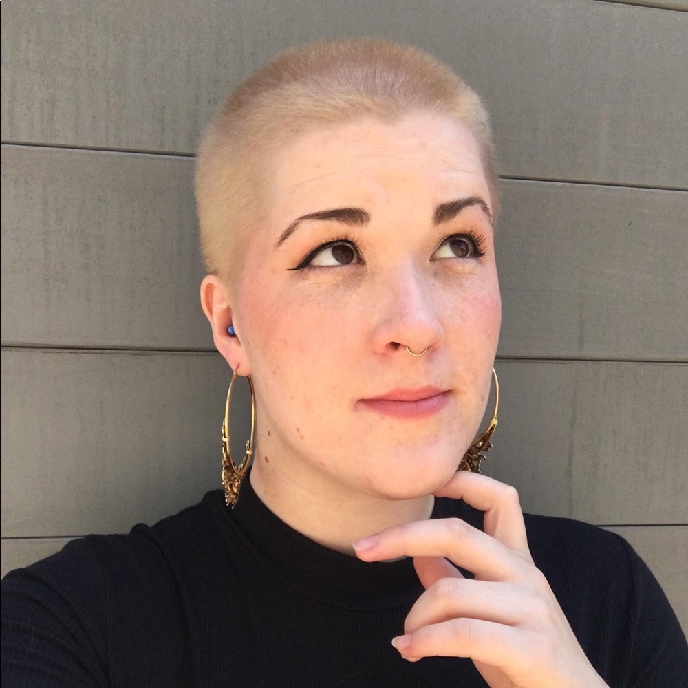 Meet your Posher, Chloe